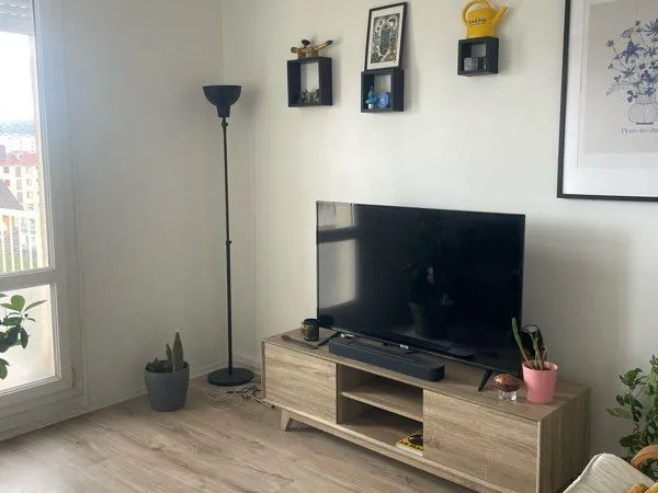 Appartement meublé 54 m² - 2 chambres - Balcon - Parking - Cave - Besançon