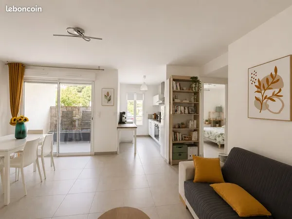 Appartement T2 meublé avec terrasse et parking à BASTIA (Hauteurs)