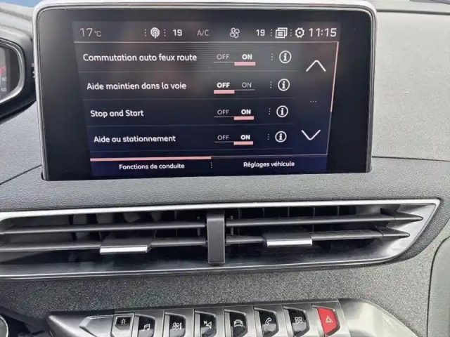 Peugeot 3008 1.2 puretech 130ch s&amp;s bvm6 gt line — photo 24