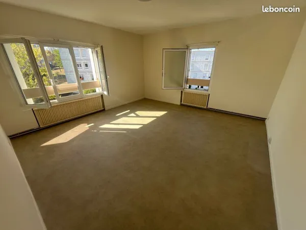 Grand appartement lumineux d'une chambre
