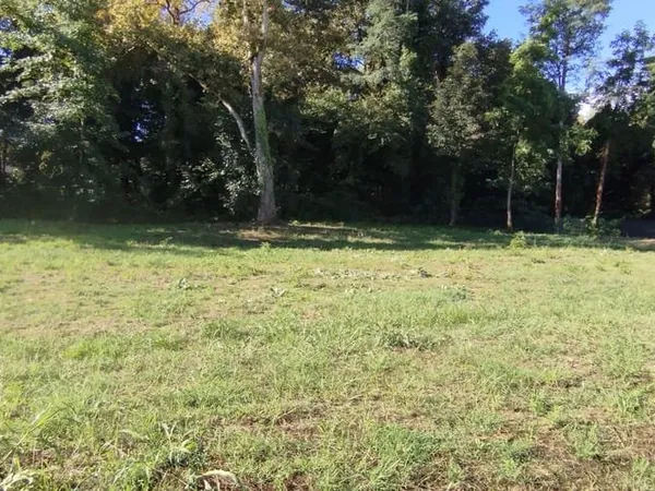 Terrain 810 m²