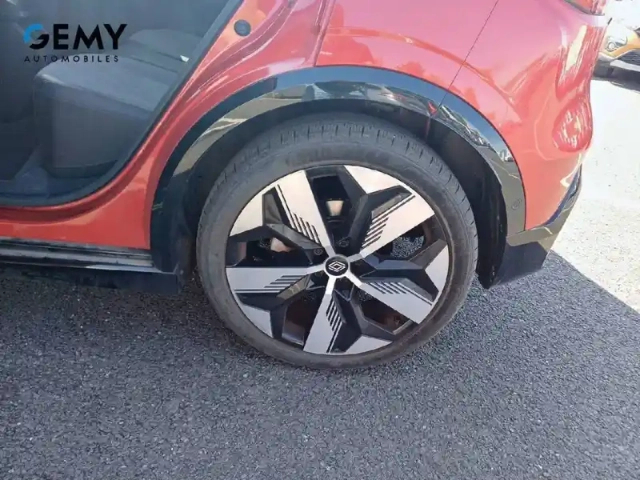 Renault Megane e-tech ev60 220 ch optimum charge — photo 11