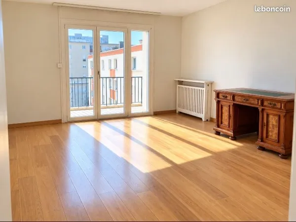 Chambre 17 m² balcon privatif