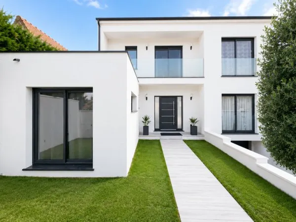 Maison 8 pièces 240 m²