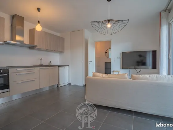 Appartement à louer meublé 43 m2 + 10m2 de terrasse (Yutz - quartier des Tuileries)