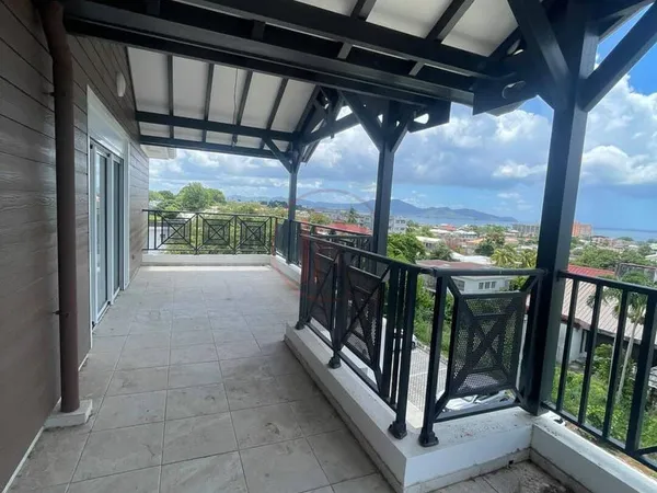 Appartement 5 pièces 182 m²