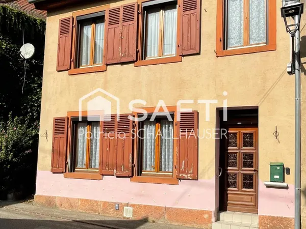 Maison de village avec extérieur