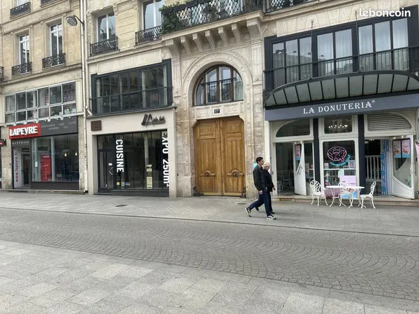 Murs commerciaux 300 m² Paris