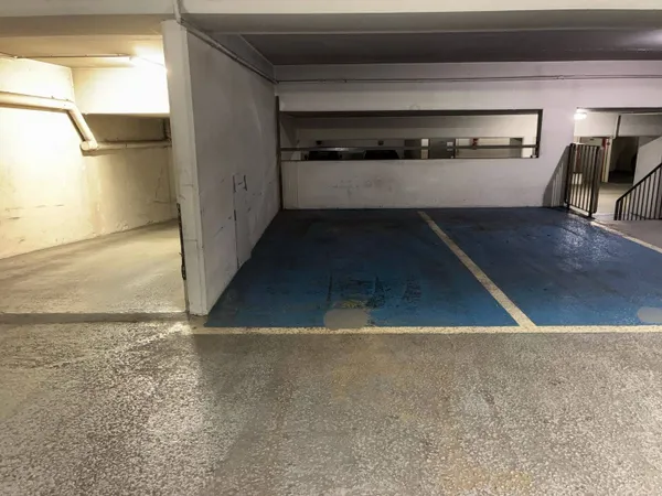 Parking 12 m²
