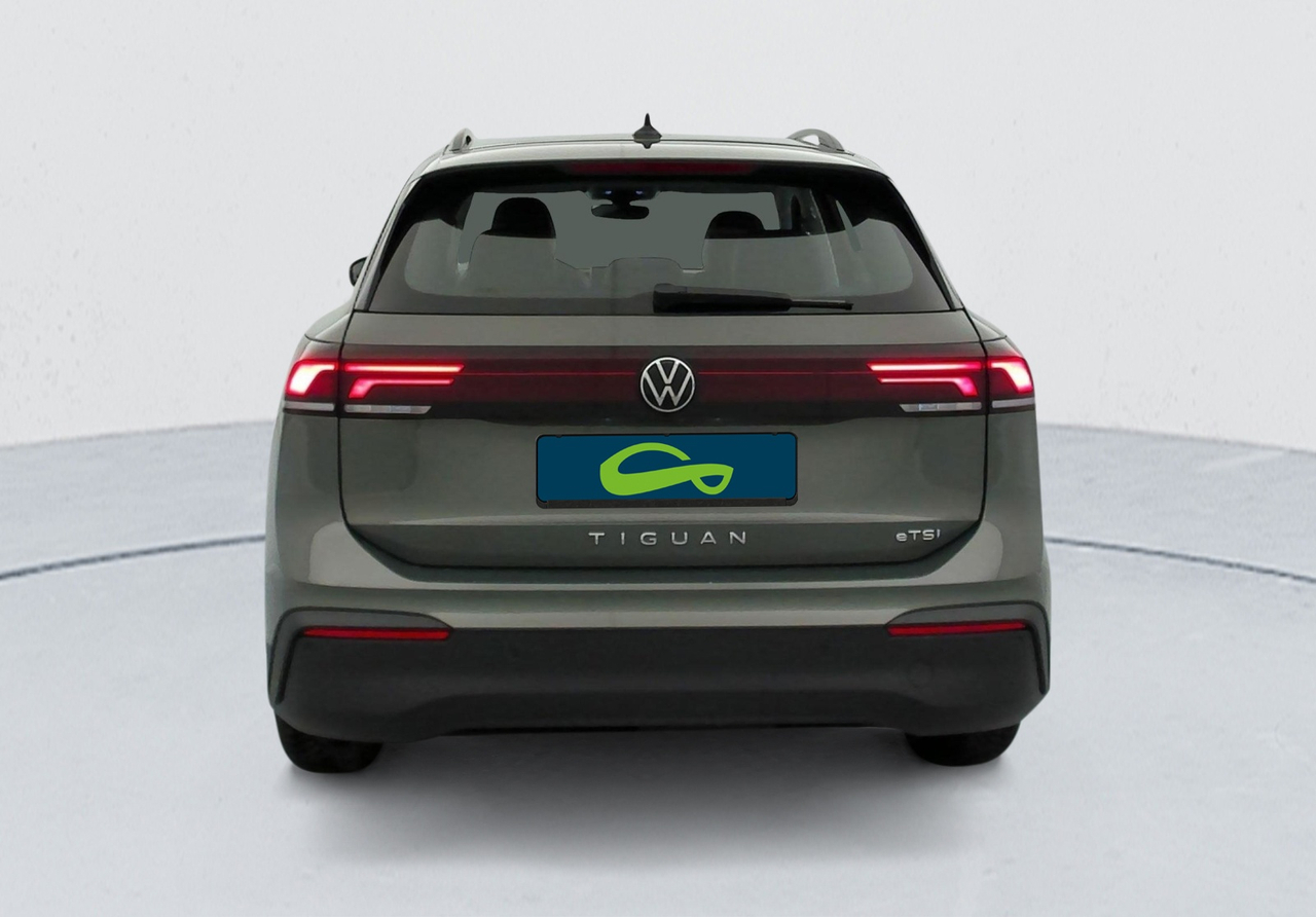 Volkswagen Tiguan — photo 4