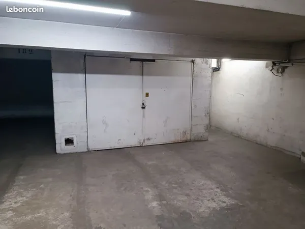 1 place de parking à louer