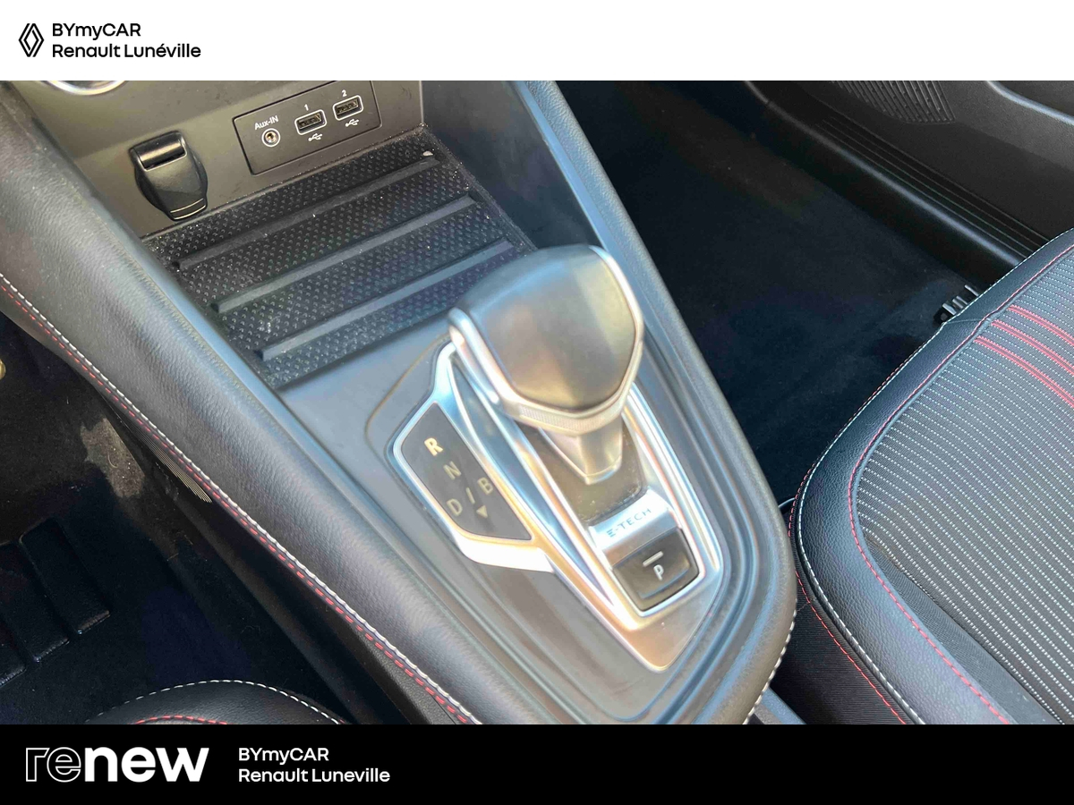 Renault Captur E-Tech 145 - 21 — photo 22