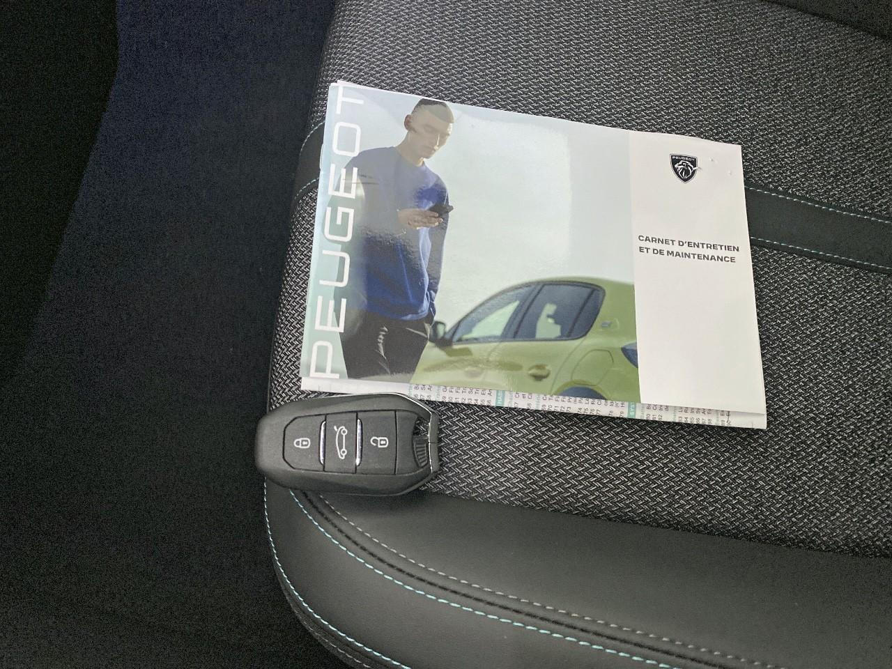 Peugeot 308 hybrid 145 e-dcs6 allure — photo 18