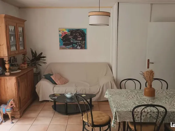 Vends beau T5 en Rdc proximité écoles