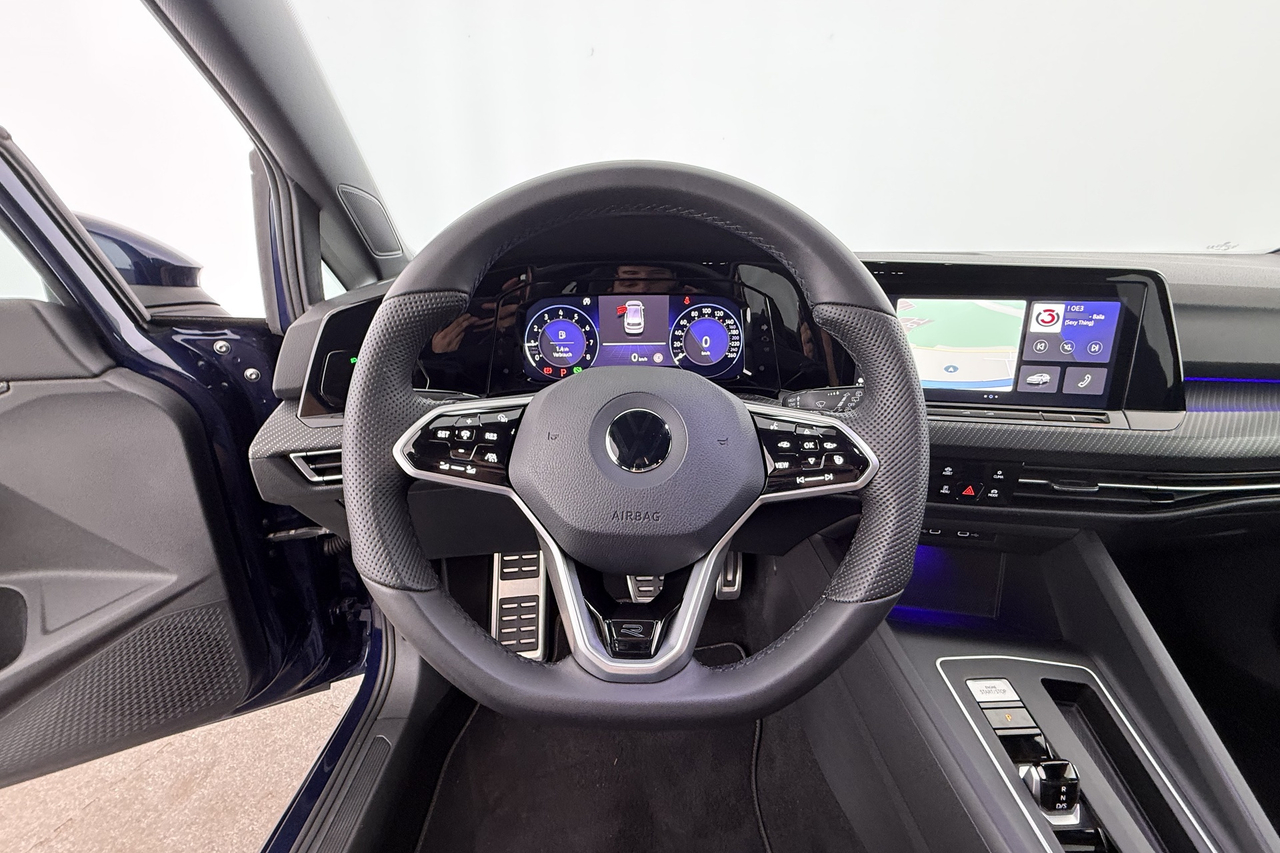 Volkswagen Golf 8 — photo 20