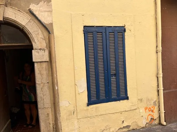 La seyne mur local commercial 8 m2