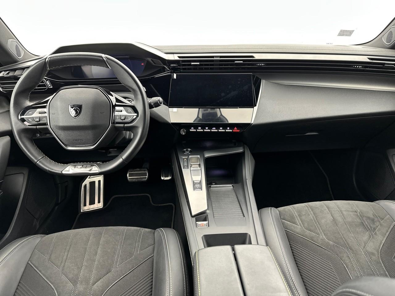 Peugeot 308 sw phev 180 e-eat8 gt — photo 11