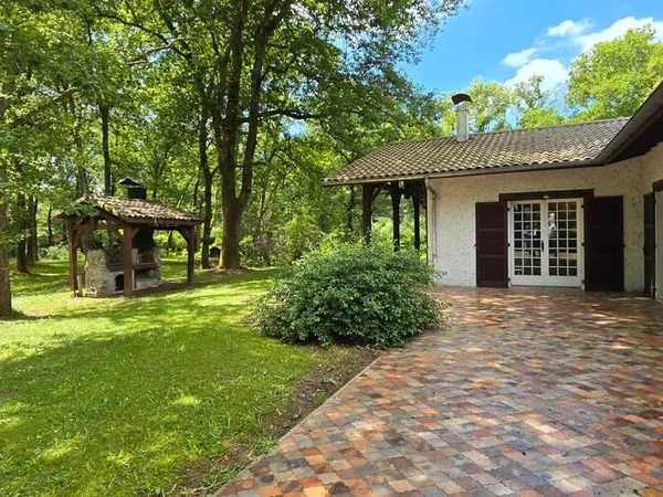 Propriété 8 pièces 258 m²