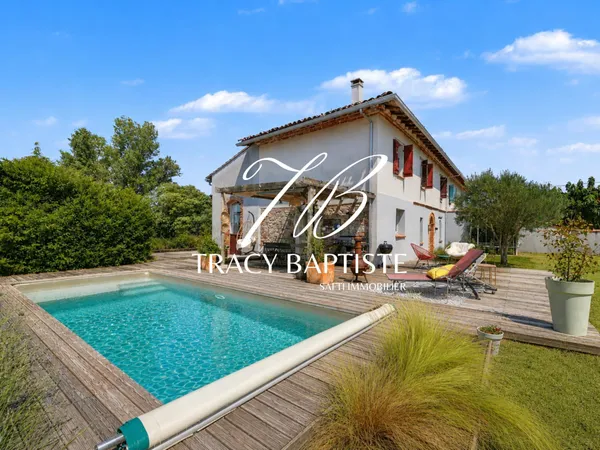 Maison de caractère avec piscine, 5 chambres et vue dégagée