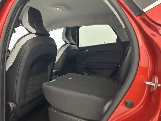 Renault Captur tce 140 edc - 21 — photo 39