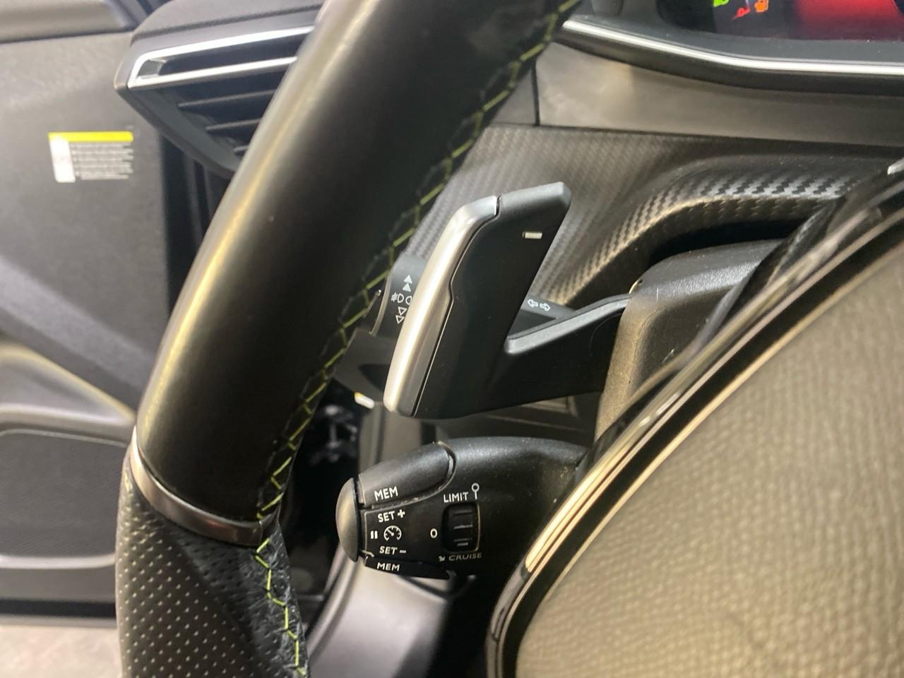 Peugeot 2008 puretech 130 s&s eat8 gt — photo 21