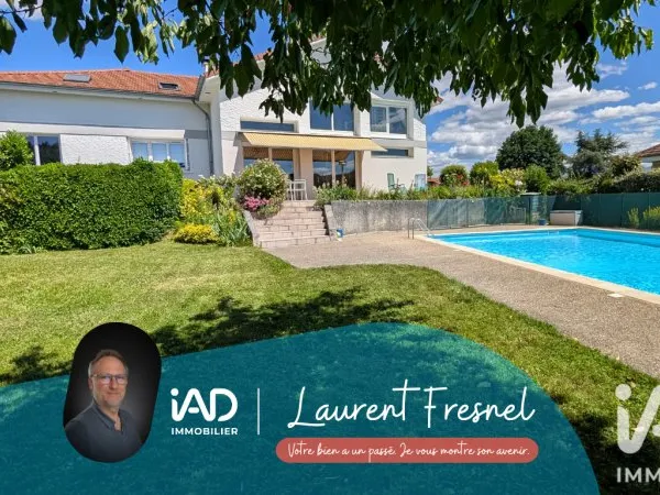 Maison 10 pièces 230 m²