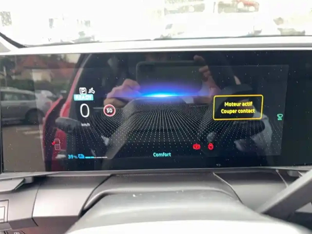 Renault Megane e-tech ev60 220 ch super charge — photo 10