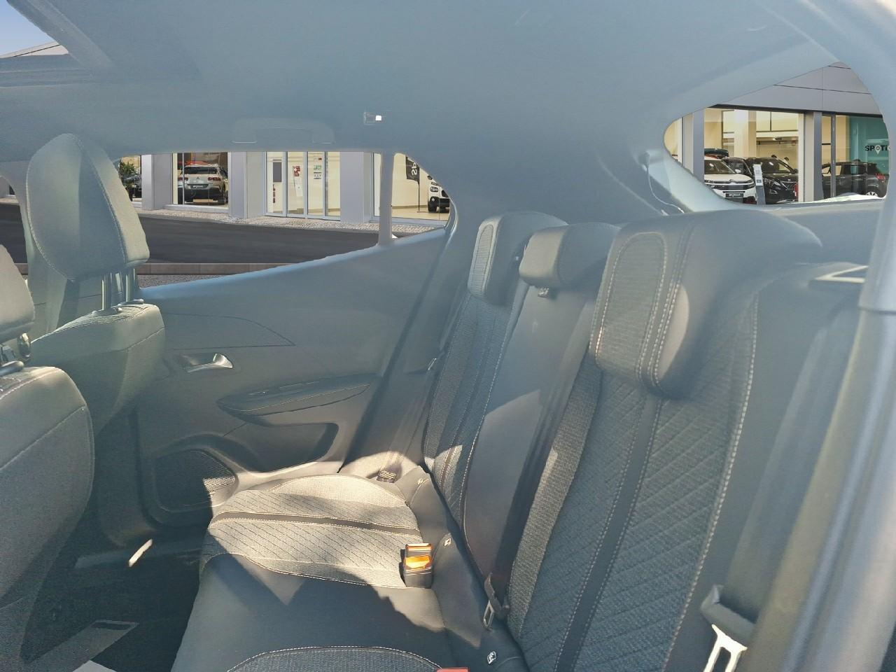Peugeot 2008 e-2008 136ch allure — photo 10