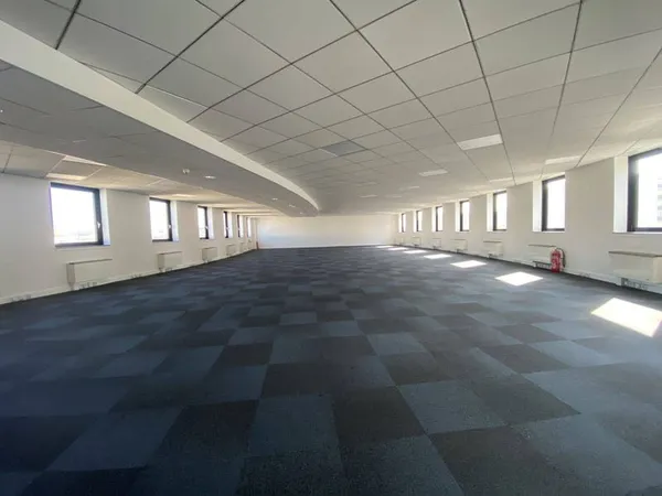 Bureaux 943 m²