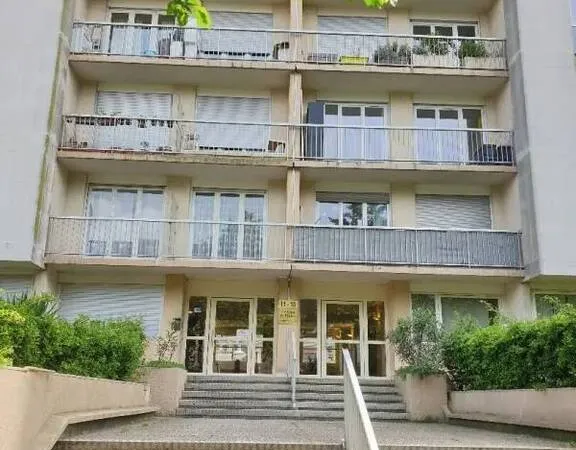 Studio 1 pièce 19 m²