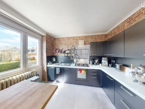Maison 8 pièces 180 m²