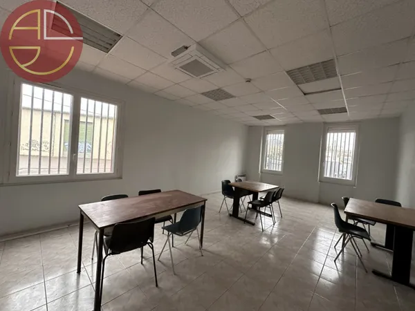 Bureaux 6 pièces 280 m²