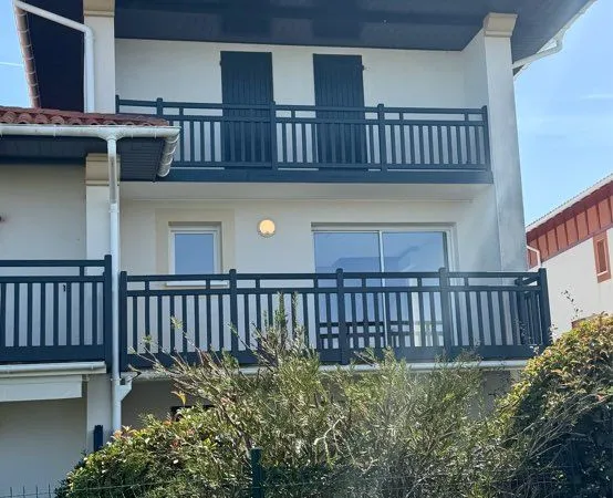 Saint-Jean-de-Luz : T3 en duplex de 61 m² avec 16 m² d'extérieurs et vue océan
