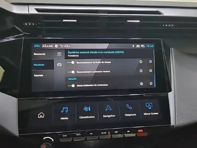 Peugeot 308 phev 180 e-eat8 — photo 23