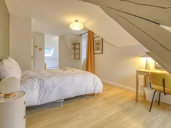 Chambre meublée avec salle de bain privative