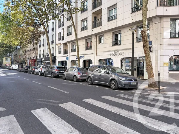 Local 103 m²