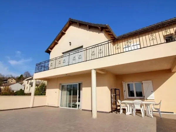 Maison 9 pièces 290 m²