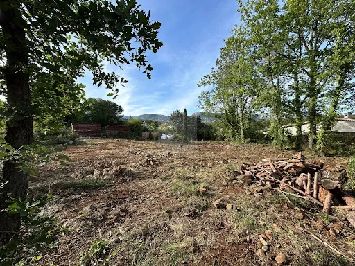 Terrain 1318 m²