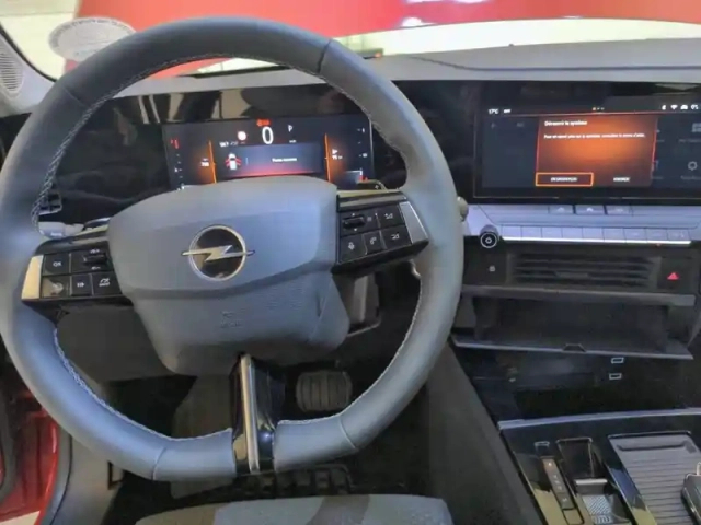 Opel Astra 1.2 turbo 130 ch bva8 — photo 8