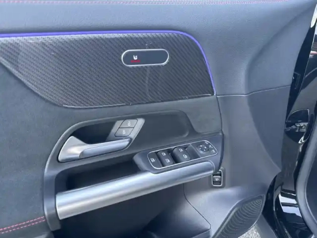 Mercedes Gla 200 d amg line — photo 10