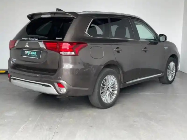 Mitsubishi Outlander phev twin motor business 4wd euro6d-t evap 5cv — photo 3