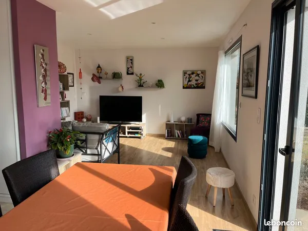 Maison meublée 80 m² - 2 chambres - Jardin - Garage - Location au mois de septembre à juin