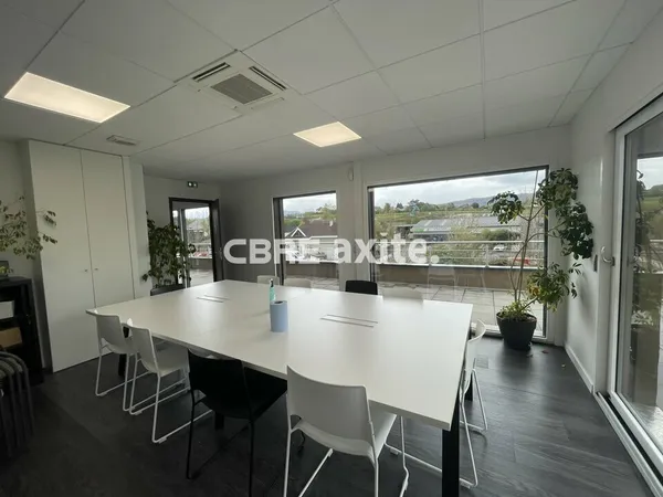 Local professionnel 202 m²
