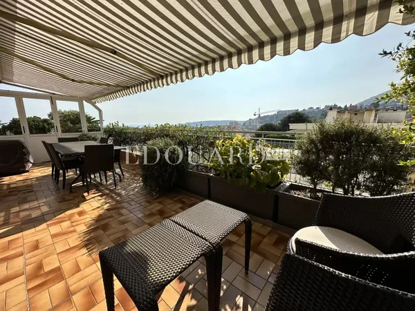 Penthouse avec spectaculaire terrasse, belle vue panoramique jusqu'à la mer, possibilité garage