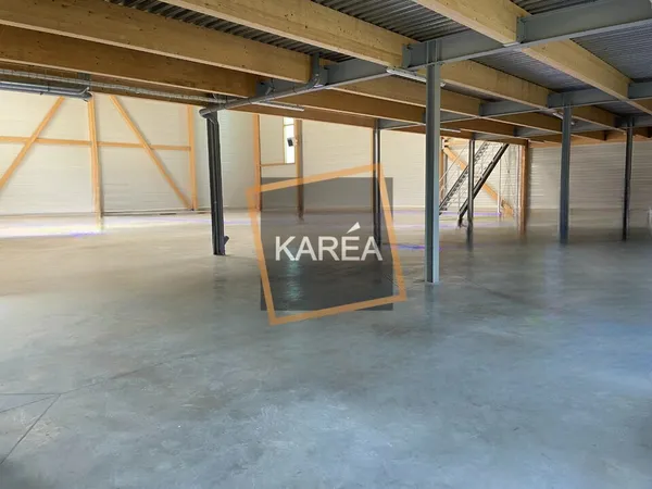 Local industriel 1027 m²
