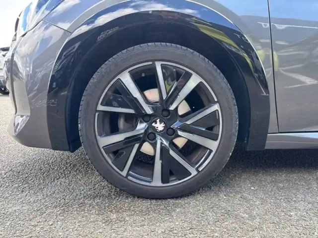 Peugeot 208 puretech 100 s&amp;s eat8 — photo 13