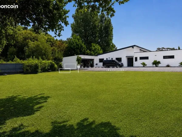Maison 5 pièces 230 m²