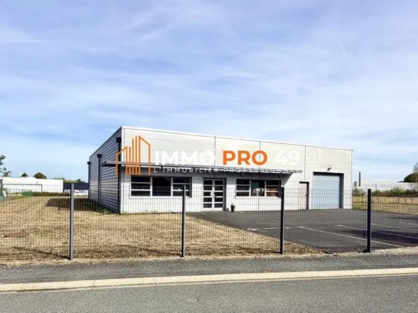 Local 400 m² Sèvremoine