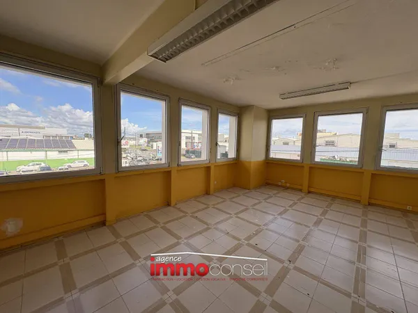 Bureaux 168 m²