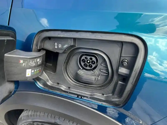 Peugeot 3008 electrique 210 ch 73 kwh — photo 12